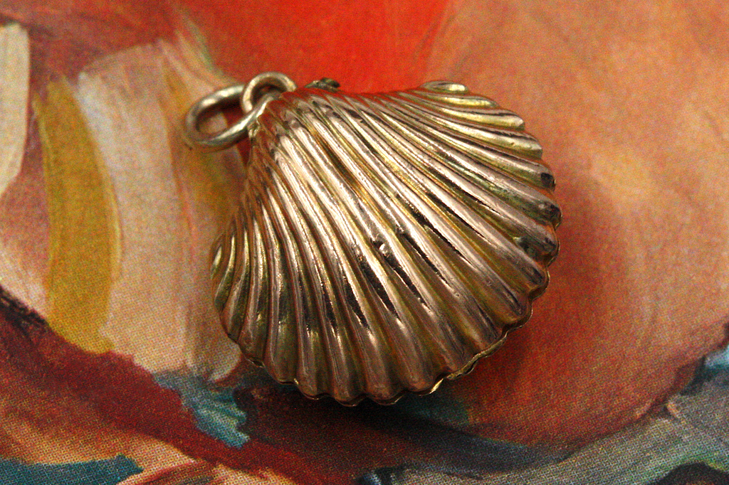 Victorian Seashell Locket