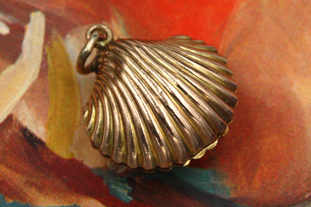 Victorian Seashell Locket